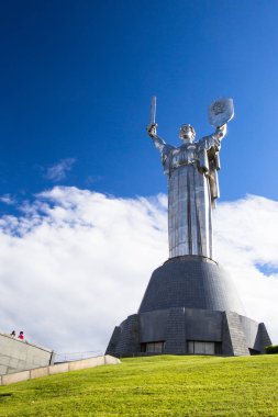 Kiev, Ukrayna - 17 Mayıs 2015: Ukrayna İkinci Dünya Savaşı'nın tarihi Müzesi. Vatan anıt