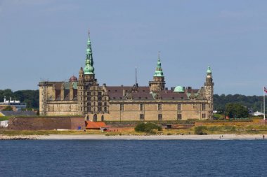 Danimarka yapılan Kronborg Kalesi'ne görünümünü