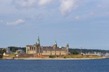 Danimarka yapılan Kronborg Kalesi'ne görünümünü