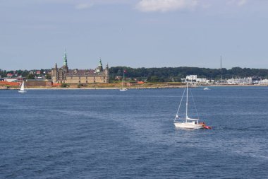 Danimarka yapılan Kronborg Kalesi'ne görünümünü