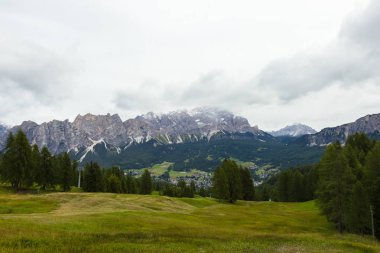 Görünüm od Dolomites Alpler'de yaz
