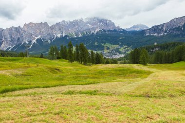 Görünüm od Dolomites Alpler'de yaz