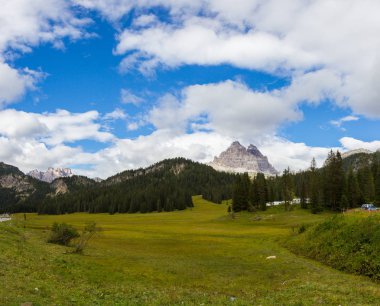Görünüm od Dolomites Alpler'de yaz