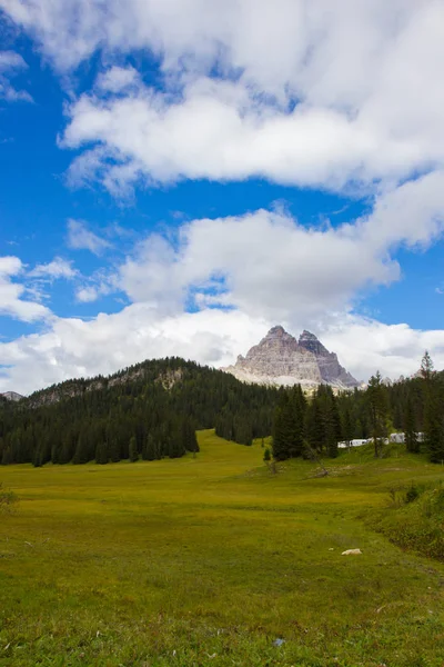 Pohled od Dolomity Alpy v létě — Stock fotografie
