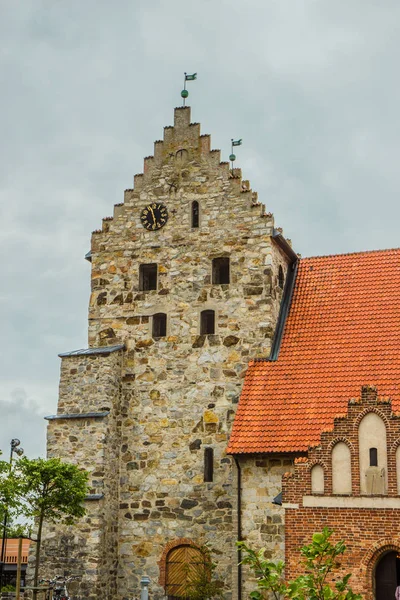 Starý kamenný kostel v Simrishamn, Švédsko — Stock fotografie