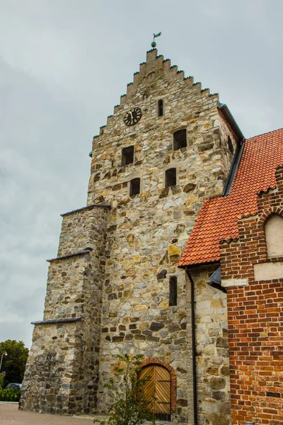 Eski taş kilise Simrishamn, İsveç — Stok fotoğraf