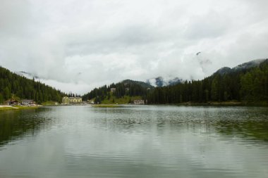 İtalya şaşırtıcı Misurina gölünde görünümünü
