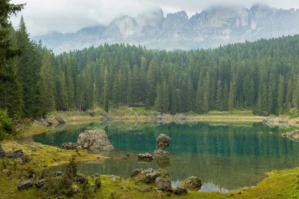 Lago di Carezza, Dolomiti, Alto Adige — Foto Stock