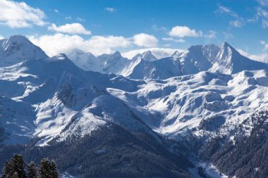Zillertall valley, Avusturya Alpleri'nde görünümünü