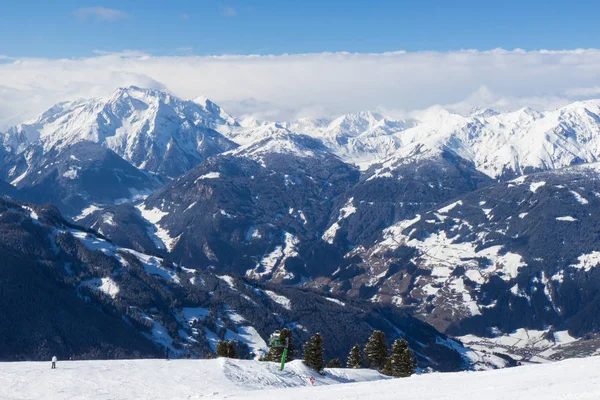 Uitzicht op de Alpen in de Zillertall vallei, Oostenrijk — Stockfoto
