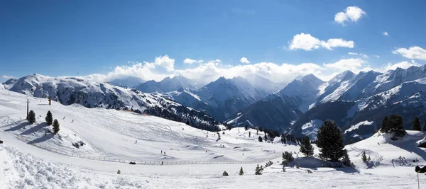 Utsikt över Alperna i Zillertall valley, Österrike — Stockfoto