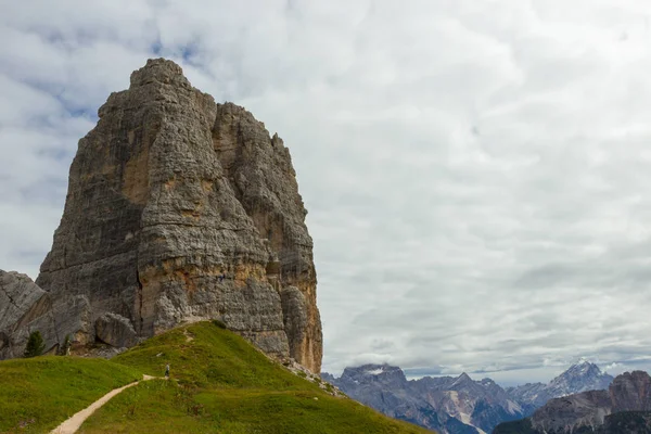 Cinque Torri uçurumlar, beş kuleleri, Dolomites, İtalya