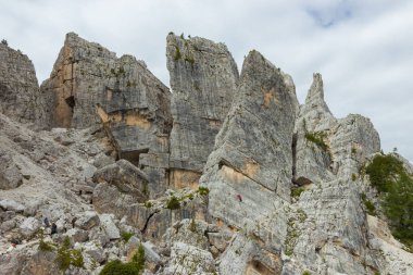 Cinque Torri uçurumlar, beş kuleleri, Dolomites, İtalya