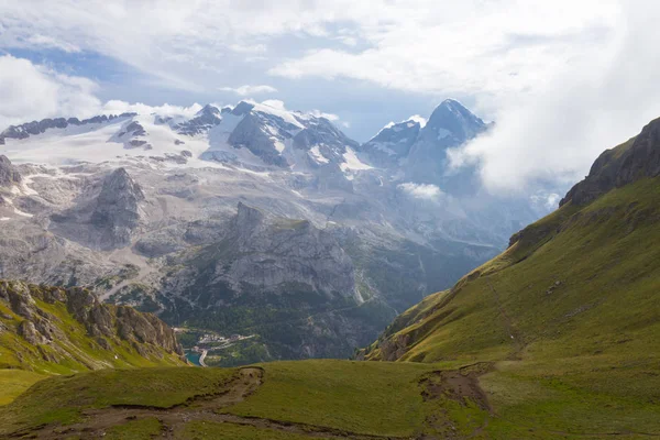 Vista del glaciar Marmolada desde el teleférico Arabba — Foto de Stock