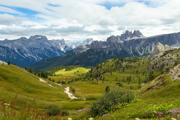 güzel manzarasına Dolomites Alpler, İtalya