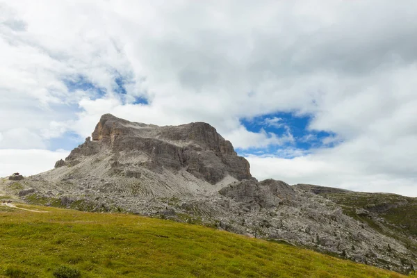 Vacker utsikt över Dolomiterna Alperna, Italien — Stockfoto