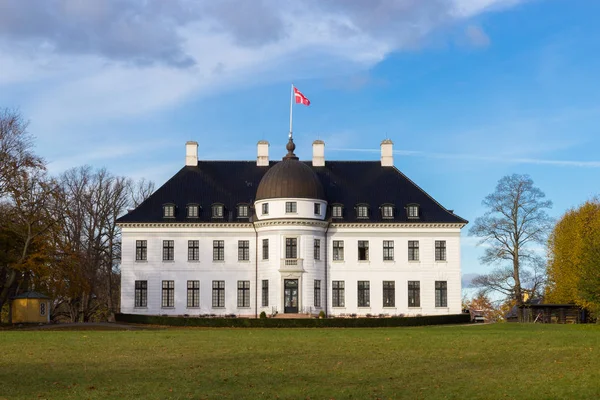 Bernstoff slot - dänischer Königspalast — Stockfoto