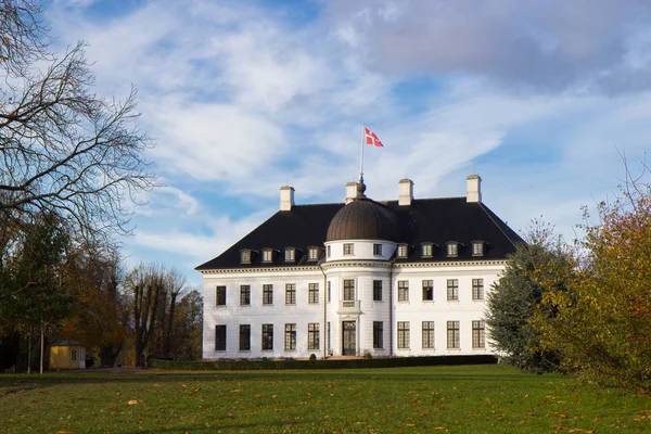 Weergave Van Bernstoff Paleis Ten Noorden Van Kopenhagen Denemarken — Stockfoto