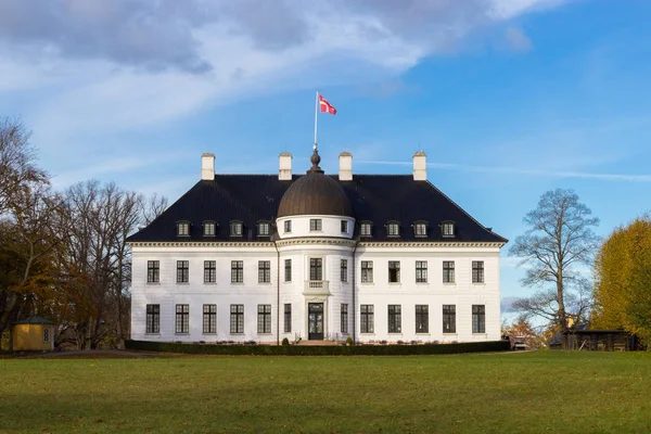 Blick Auf Bernstoff Palast Nördlich Von Kopenhagen Dänemark — Stockfoto