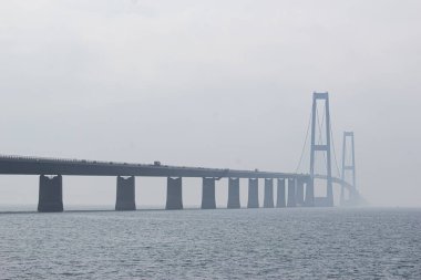 Dnmark 'taki Büyük Kemer Köprüsü