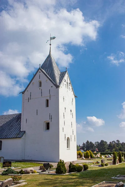 Kostel Sankt Clemens se nachází na ostrově Romo — Stock fotografie