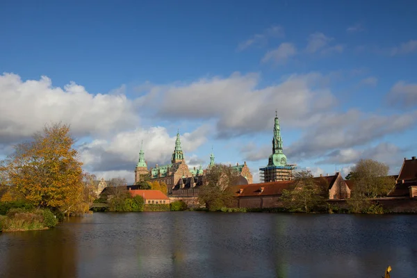 Frederiksberský palác v Hilleroedu, severně od Kodaně — Stock fotografie