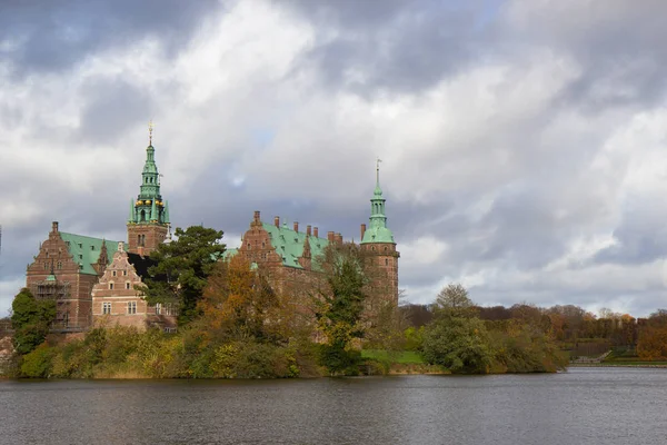 Frederiksberg palota Hilleroedben, Koppenhágától északra — Stock Fotó