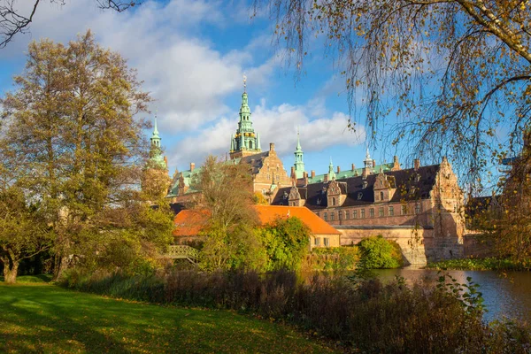 Palazzo Frederiksberg a Hilleroed, a nord di Copenaghen — Foto Stock