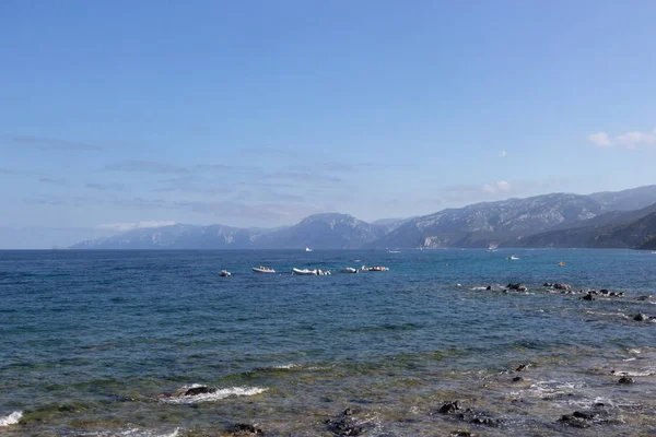 Vista da praia Palmasera em Cala Gonone, Sardenha — Fotografia de Stock