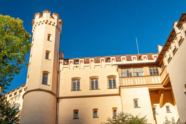 Utanför Hohenschwangau palats i Bayern, Tyskland — Stockfoto