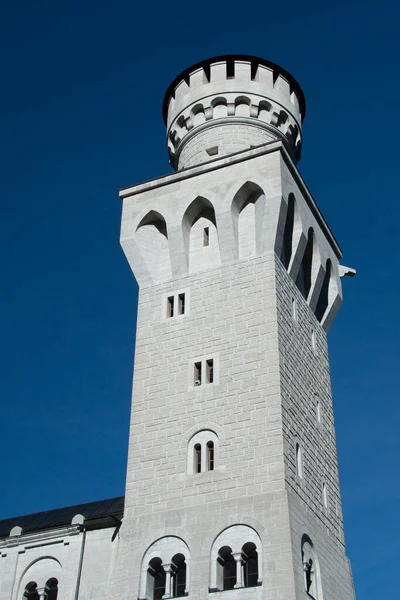 Uitzicht op het beroemde kasteel Neuschwanstein in Beieren — Stockfoto