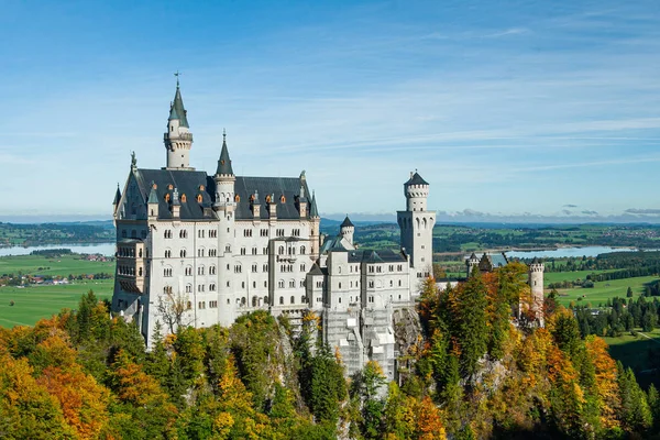 Vista do famoso castelo de Neuschwanstein na Baviera — Fotografia de Stock