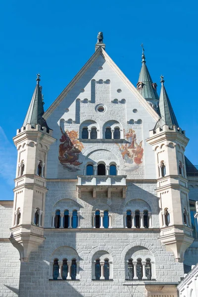 Octubre 2010, Baviera: Fachada del famoso castillo de Neuschwanstein en Baviera —  Fotos de Stock