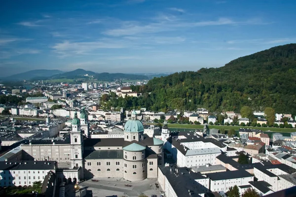 Luchtfoto van Salzburg oude stad, Oostenrijk — Stockfoto