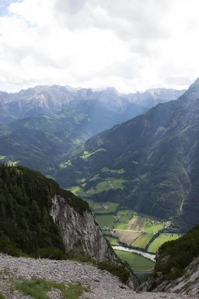 Blick auf das Tal der Salsach in den Alpen — Stockfoto