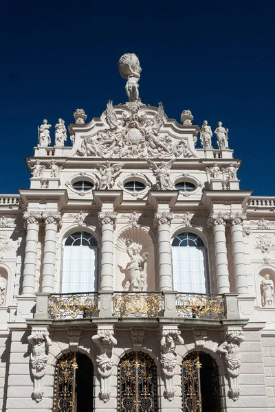 Widok na Pałac Linderhof w Niemczech, w południowo-zachodniej Bawarii — Zdjęcie stockowe