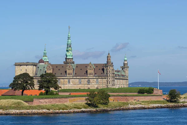 Beroemde Kronborg caslte in Helsingoer, ten noorden van Kopenhagen Rechtenvrije Stockfoto's