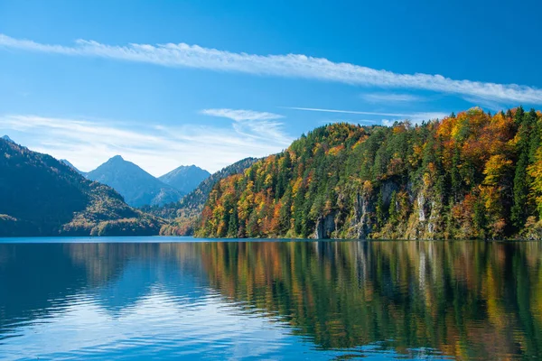 Vista sul lago Alpsee nelle Alpi bavaresi vicino a Swangau — Foto Stock