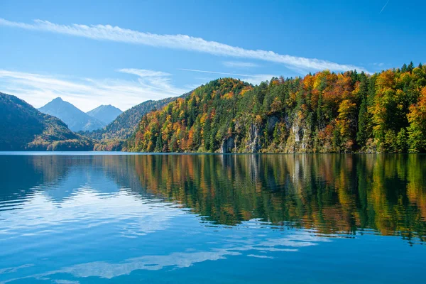 Vista del lago Alpsee en los Alpes bávaros cerca de Swangau —  Fotos de Stock