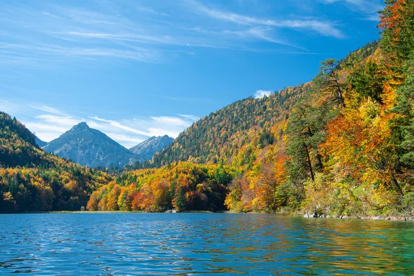 Vista del lago Alpsee en los Alpes bávaros cerca de Schwangau —  Fotos de Stock