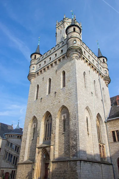 Fachada del hermoso castillo de Marienburg cerca de Hannover — Foto de Stock