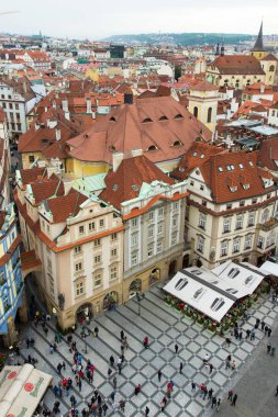Prag 'ın eski kenti Çek Cumhuriyeti' nin çatılarının atardamar manzarası