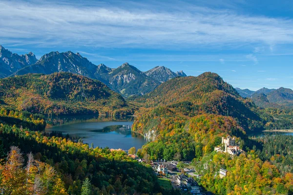 Vista Aérea Alpsee Con Castillo Hohenschwangau Baviera Alemania Imágenes de stock libres de derechos