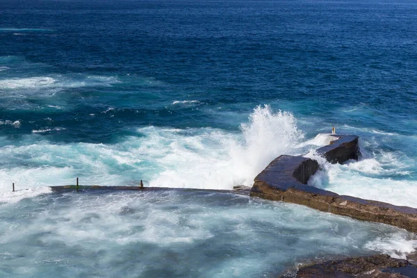 Welle Spritzt Auf Steine Auf Der Insel Teneriffa Spanien Kanarische — Stockfoto