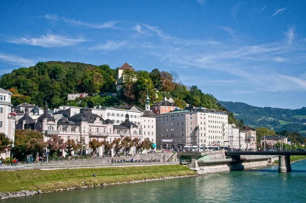 Słynny widok na Stare Miasto w Salzburgu, Austria — Zdjęcie stockowe