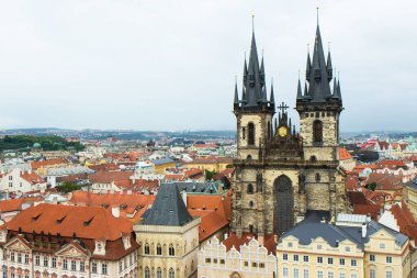 Prag 'daki ünlü meydanın havadan görünüşü