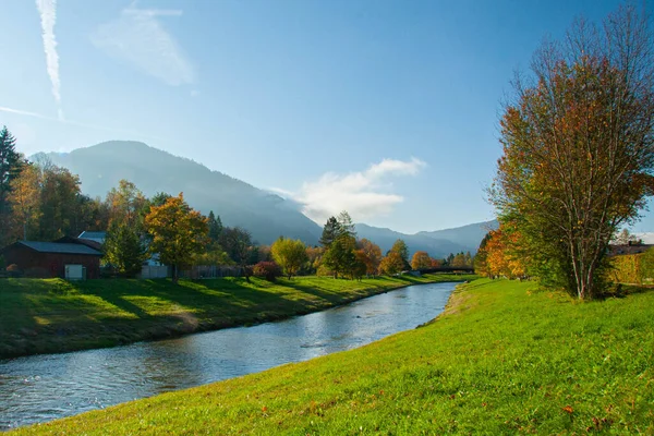 Journée Ensoleillée Automne Bord Rivière Dans Les Alpes Bavaroises Allemagne — Photo