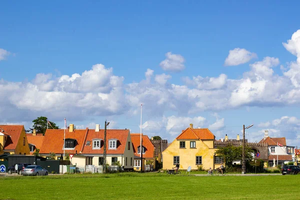 Alte gelbe Häuser der Altstadt Dragor, Dänemark — Stockfoto