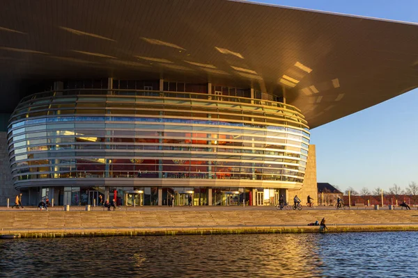 's avonds licht op het Deense Royal Opera House, Kopenhagen — Stockfoto