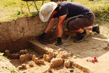Arkeolojik araçları, site, el ve araç üzerinde çalışma arkeolog.
